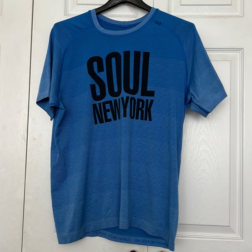 Men’s Lululemon/SoulCycle ss blue shirt